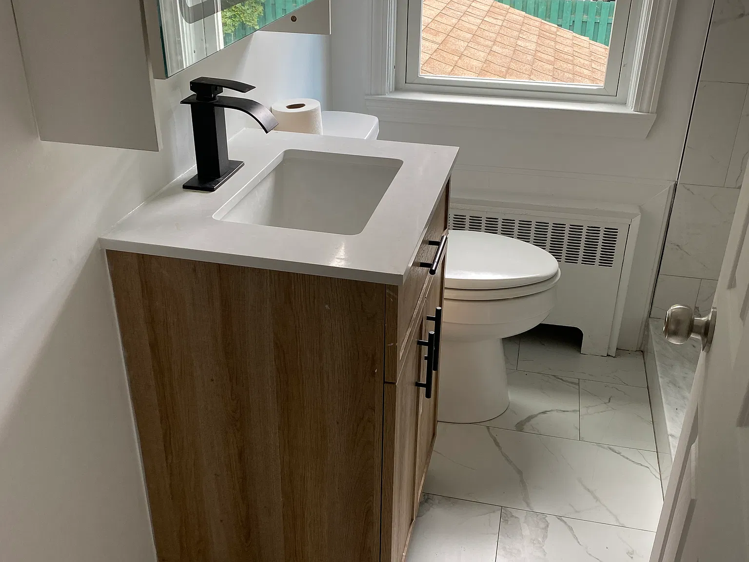 2 bed, 750 sqft, $2,000 — Photo 4