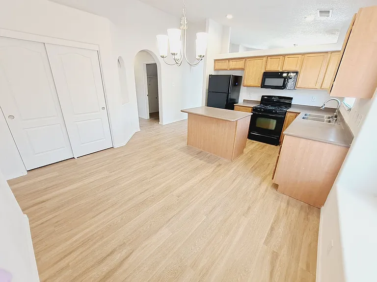 2811 Desert Sage Ave SW — Photo 9
