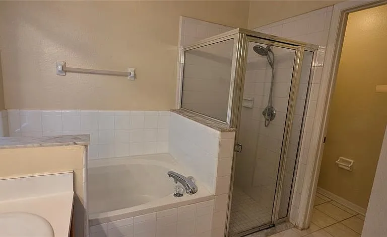 2546 Siena Way — Photo 35