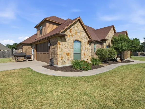 102 Brock Ct, Millsap, TX 76066