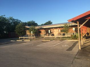 1721 S Commerce St, Lockhart, TX 78644