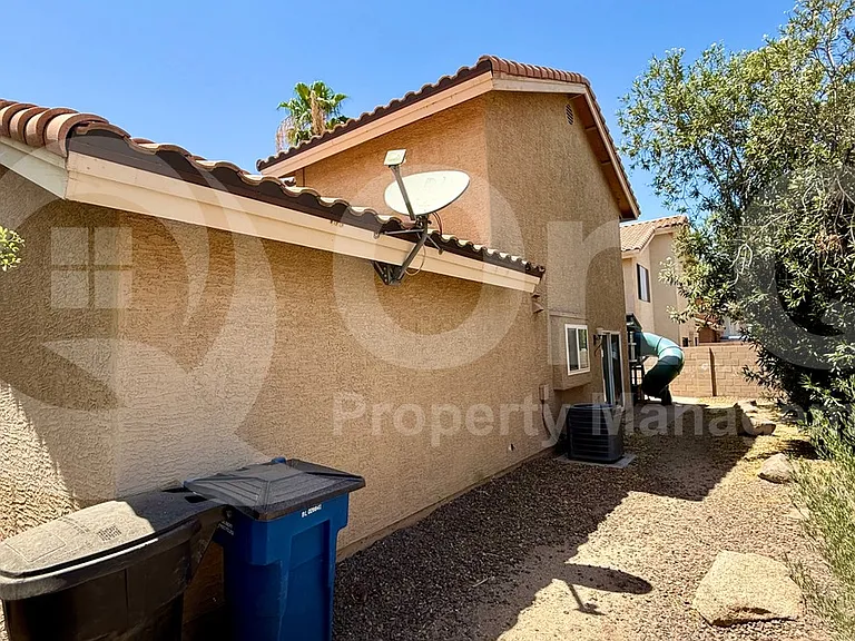 1417 N Dana St — Photo 20