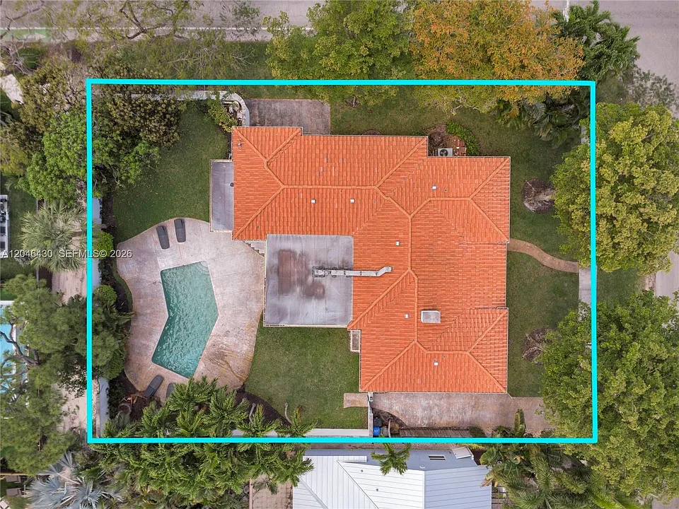 549 NE 12th Ave