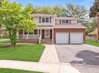 133 S Centre Ave, Rockville Centre, NY 11570