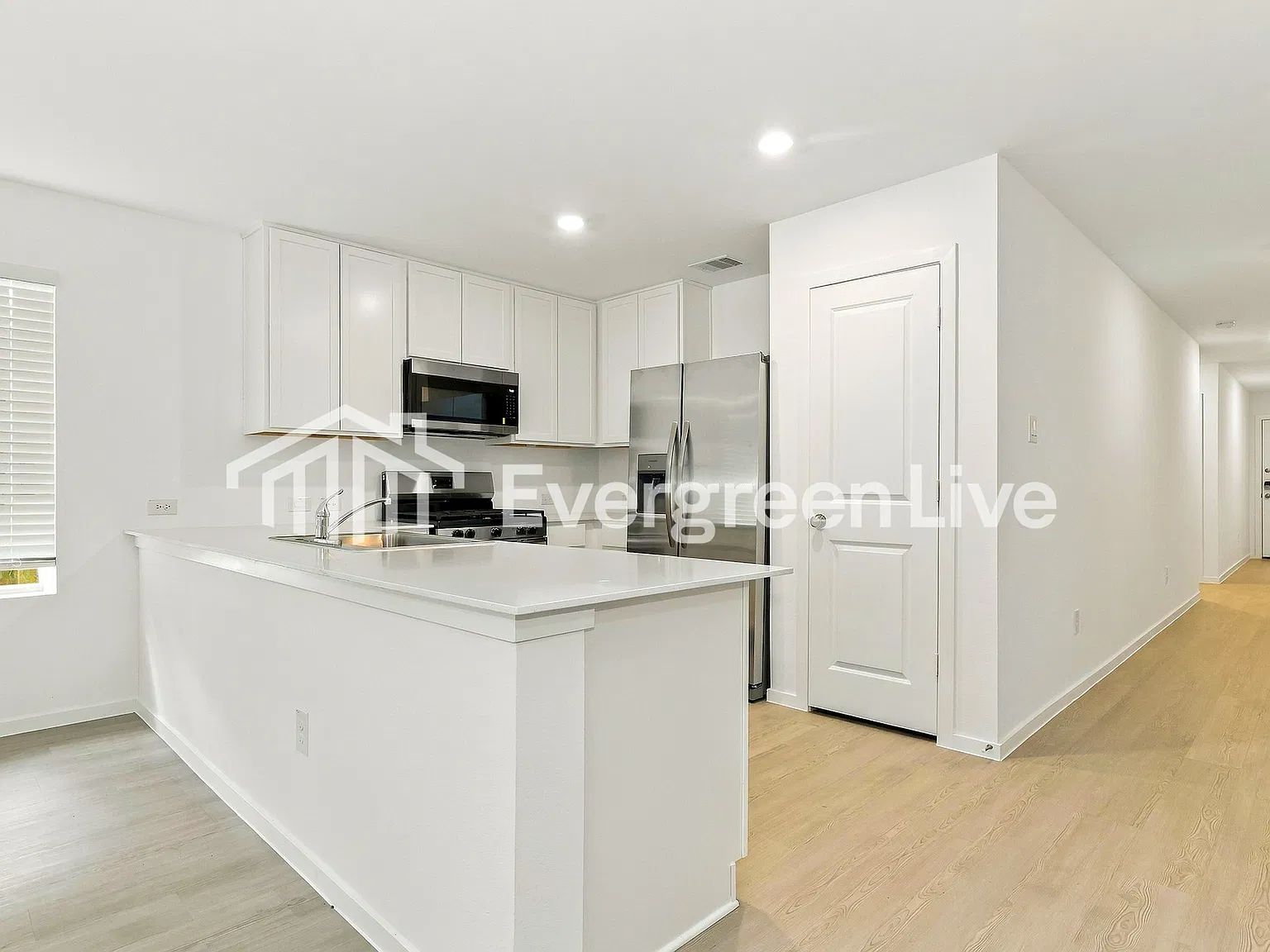 4 bed, 2.0 bath, 1707 sqft, $1,595 — Photo 3
