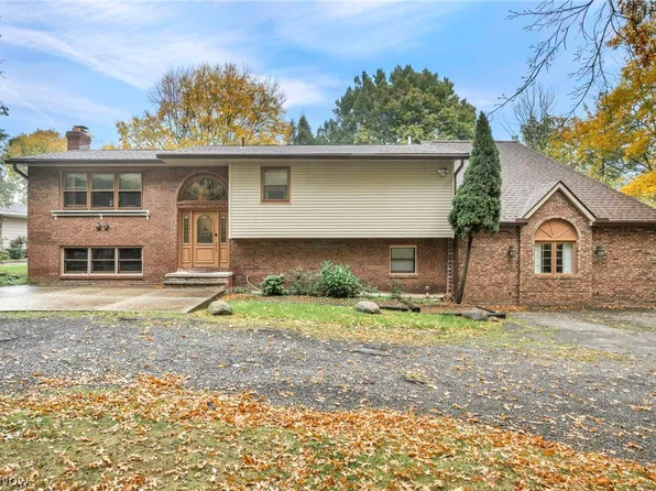 3348 Valley Pkwy, North Royalton, OH 44133