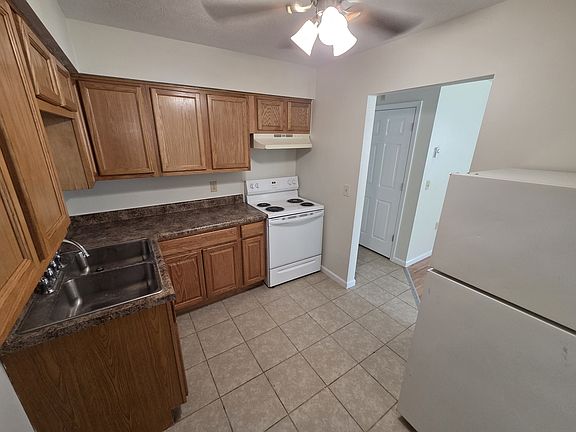 2nd image of 549 Cherry Stone Ct APT C