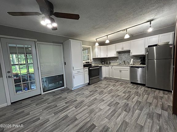 3rd image of 311 N Gate Rd