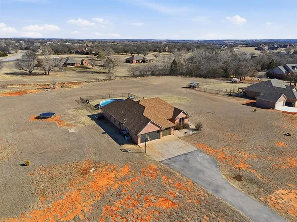 1700 Sandpiper Dr, Blanchard, OK 73010