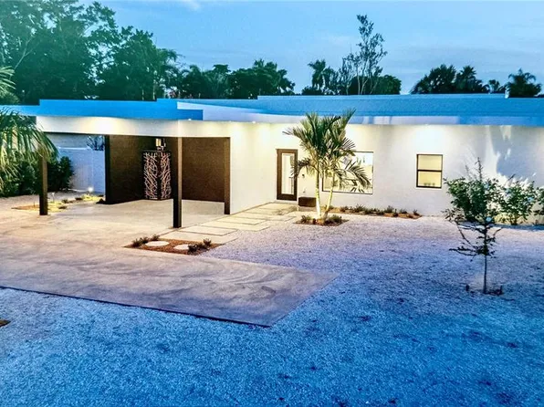 2306 Valencia Dr, Sarasota, FL 34239