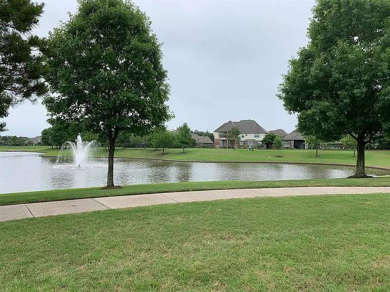 20931 Flower Croft Ct — Photo 43