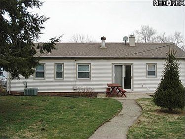 4th image of 10011 Newkirk Dr
