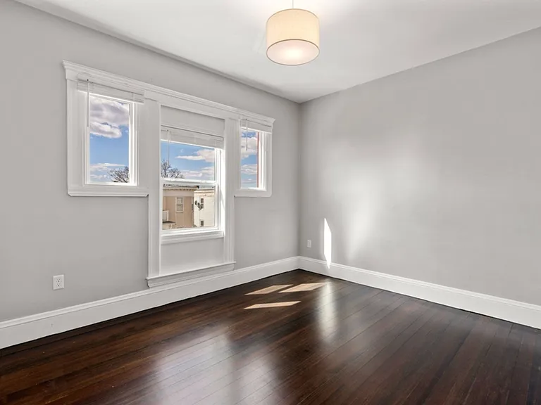 101 Draper St #2 — Photo 8