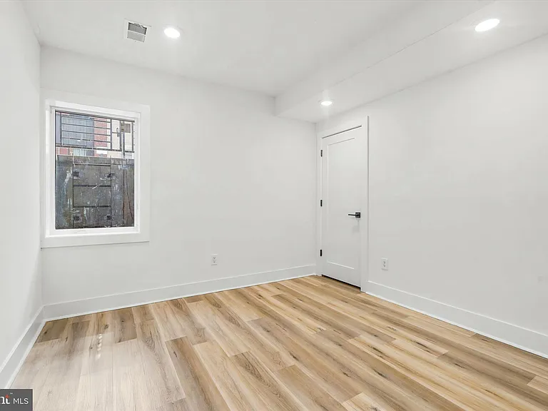 1843 E Huntingdon St #A — Photo 14