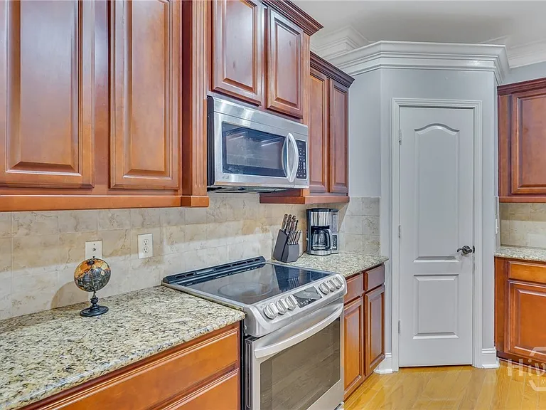 124 Ventura Pl — Photo 9