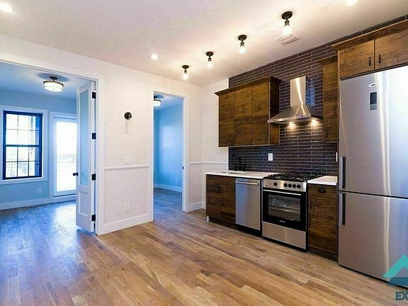 2nd image of 331 Melrose St #3D