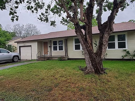 3rd image of 2006 E Crestwood Dr