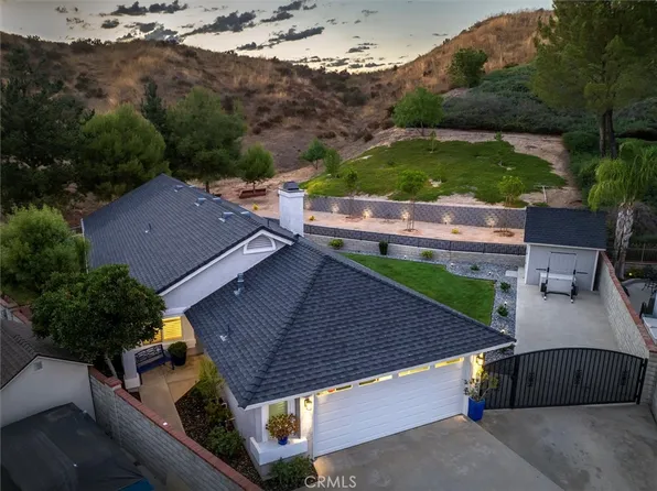 22933 White Pine Pl, Santa Clarita, CA 91390