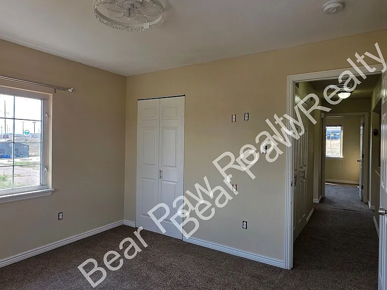 322 Hacienda Ct — Photo 10