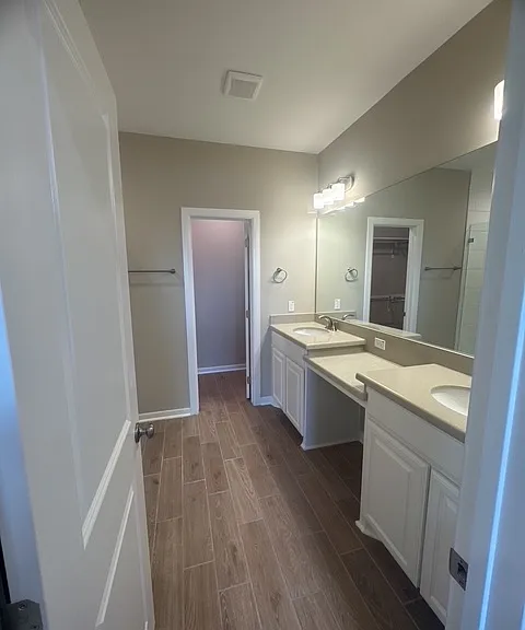 Entry to Master Restroom