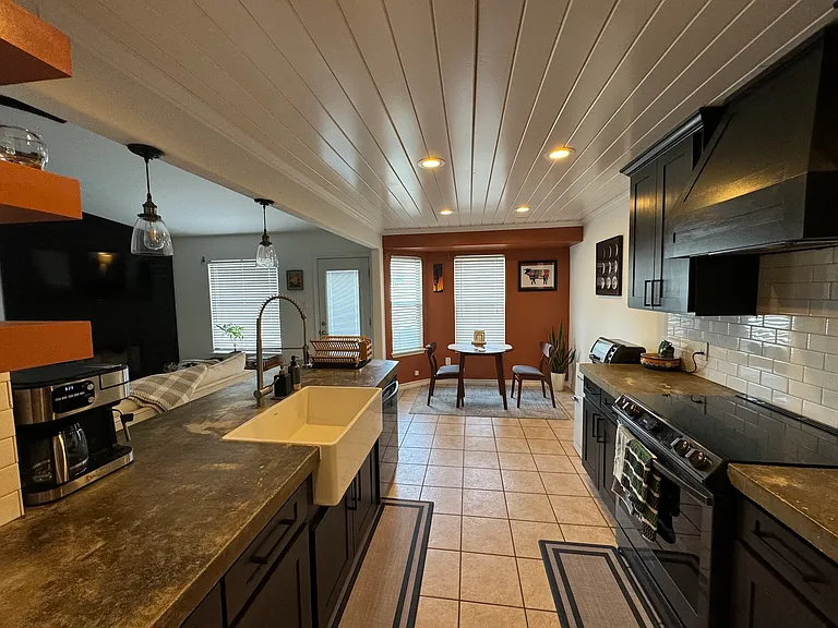 14922 Aquarius St — Photo 31