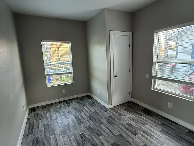 1133 S Brownlee Blvd — Photo 2