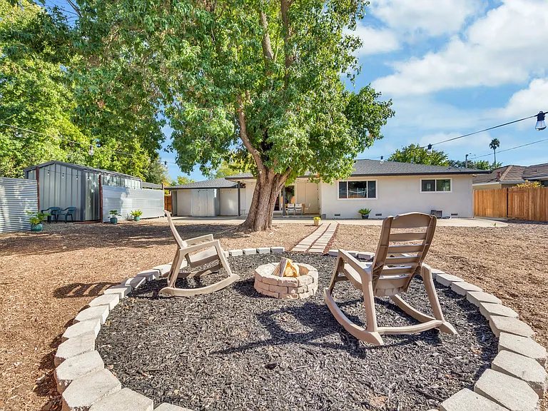 6806 S Land Park Dr — Photo 8