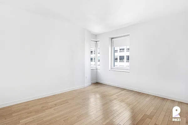 Rented by REZI | media 24