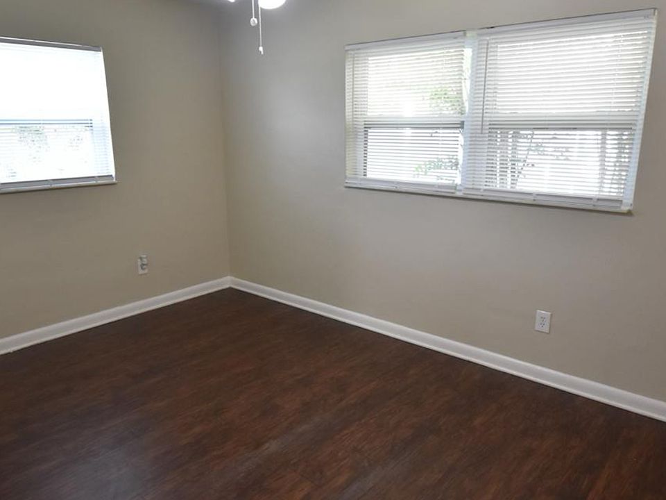 1st image of 1304 Viburnum Ln #3