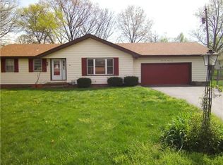 3221 E Maplewood Ave, Decatur, IL 62521