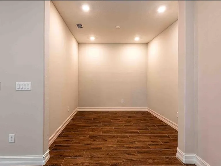 4655 Almada Ln — Photo 9