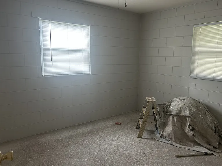 214 Blett St — Photo 10