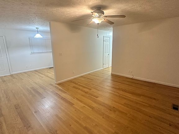 3rd image of 26 Kirby Dr