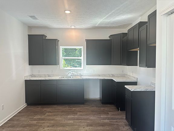 3rd image of 128 Clarett Ct