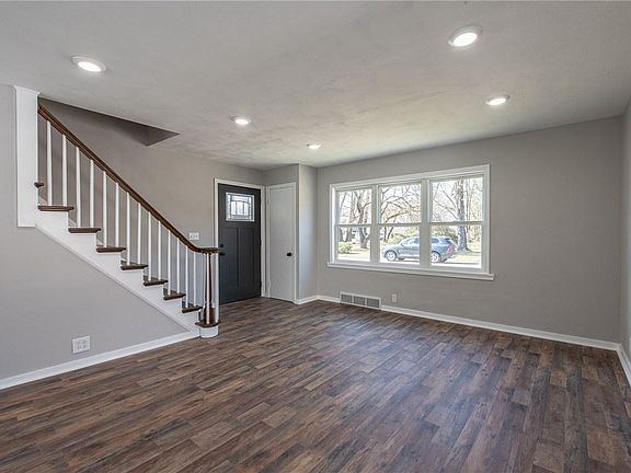 5th image of 1026 N McKean St
