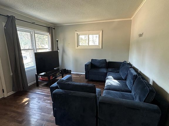 3rd image of 7028 Oakland Ave