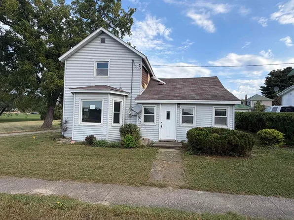 413 Elizabeth St, Earlville, IA 52041