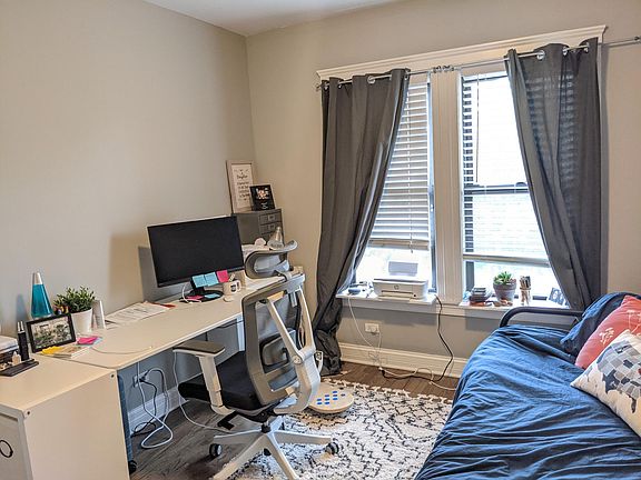 5th image of 3326 W Schubert Ave #1
