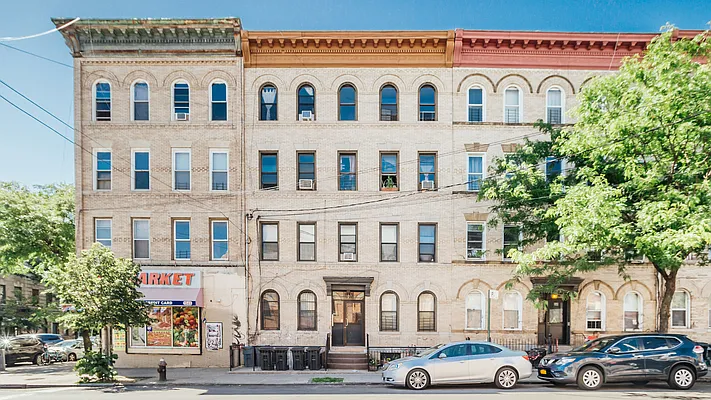 Rented by Nooklyn NYC LLC | media 41