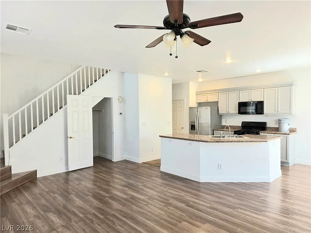 4 bed, 2.5 bath, 1793 sqft, $2,150 — Photo 4