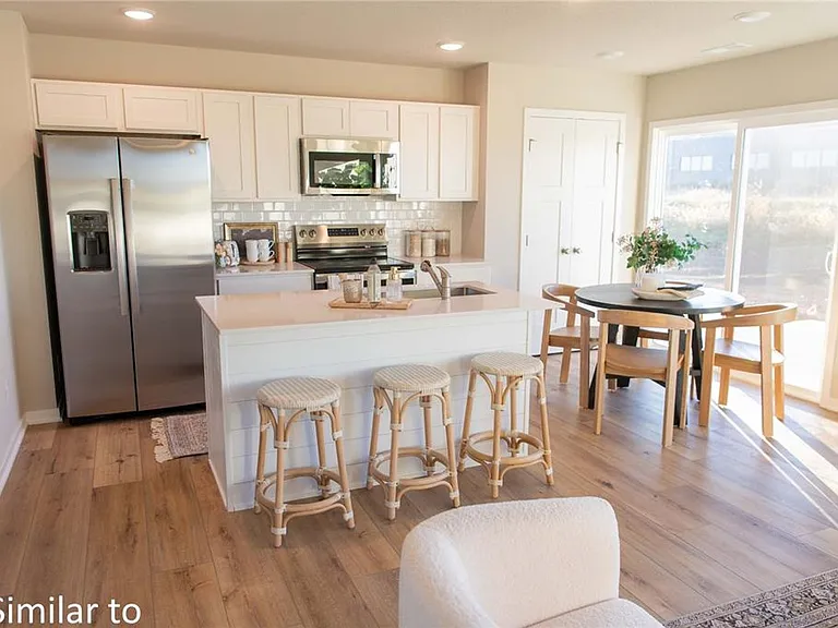 1119 Sunflower Ln — Photo 2