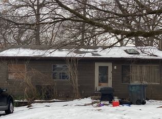 32 Woodland Ave, Fox Lake, IL 60020