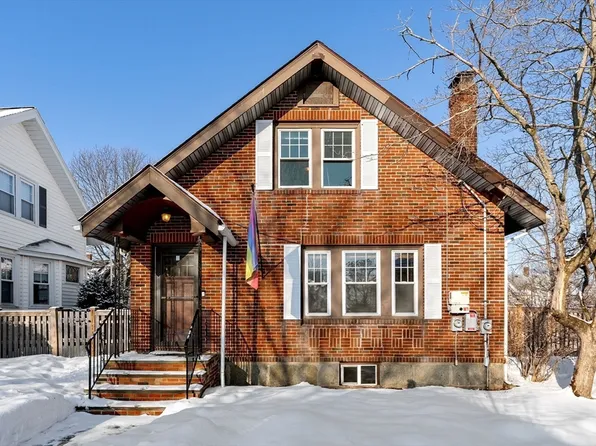 25 Moffat Rd, Quincy, MA 02169