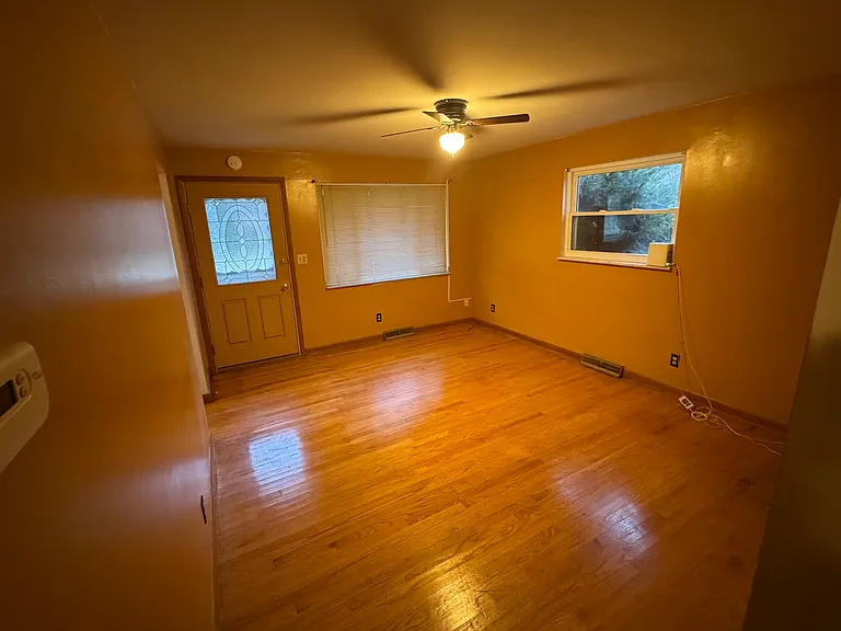 1420 Cloverfield Ave — Photo 6