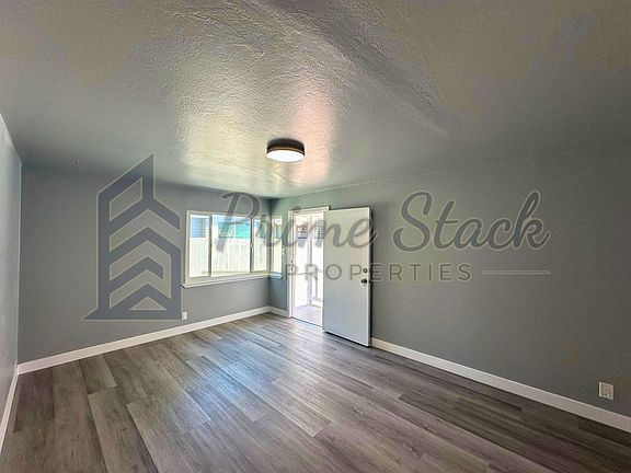 5th image of 743 Miller St