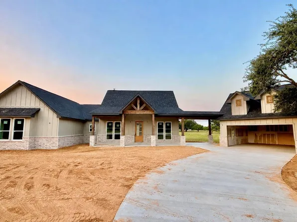 13 Center Tree Dr, Palacios, TX 77465