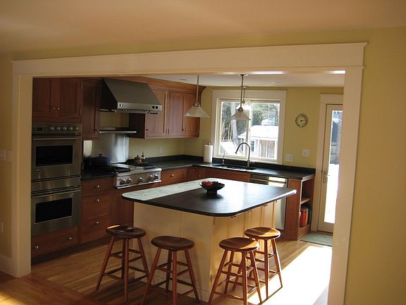 Kitchen- Cherry w/ Soapstone