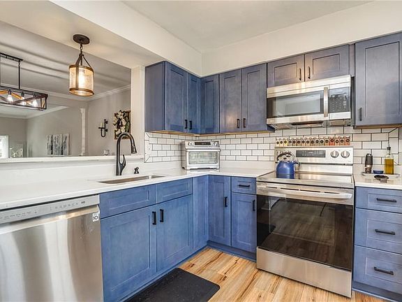 3rd image of 4817 Marlwood Way
