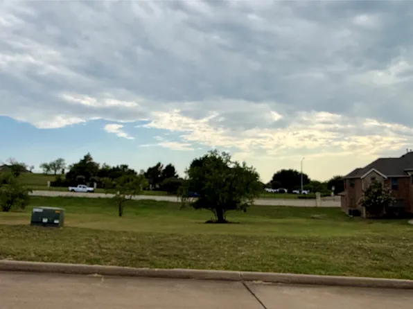435 Breezeway Ct, Cedar Hill, TX 75104