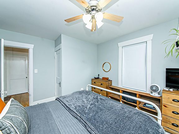 2nd image of 1214 Wolcott Ave